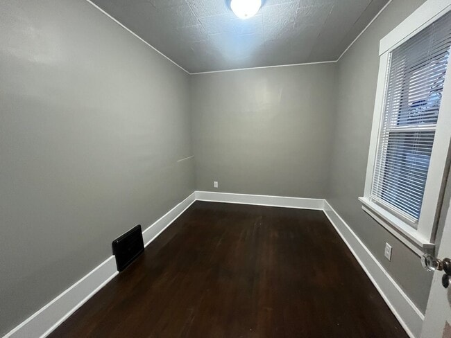 Building Photo - 2506 Clara Ave