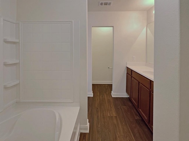 Building Photo - 1006 Barrymore Ln