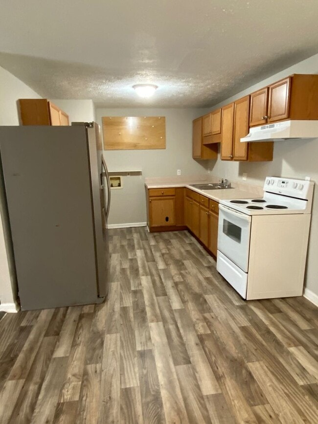 Building Photo - Total Electric 3 Bedroom 1.5 Bath Home