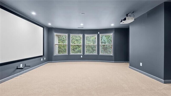 Building Photo - 2040 Bloomfield Ct