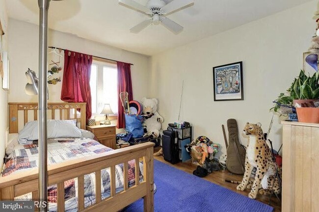 Building Photo - 5320 Pooks Hill Rd