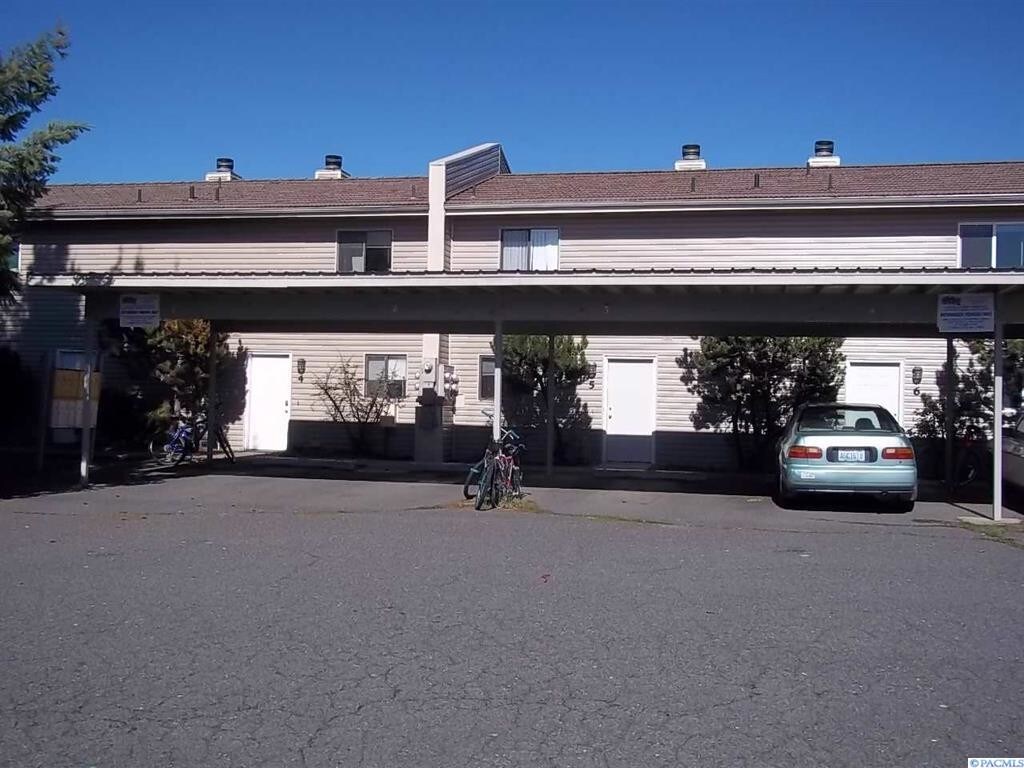 Building Photo - 2005 NE Terre View Dr