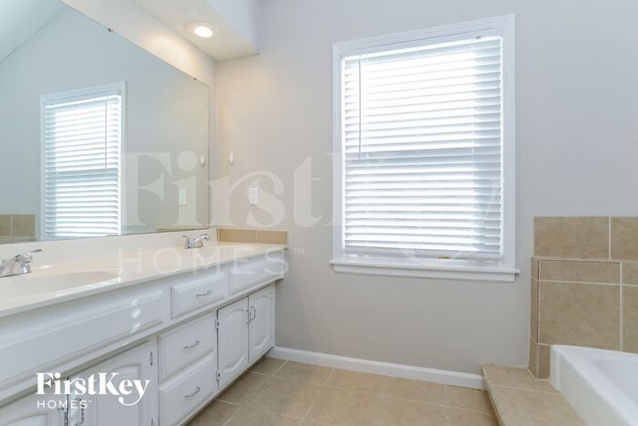 Building Photo - 13209 S Foxridge Dr