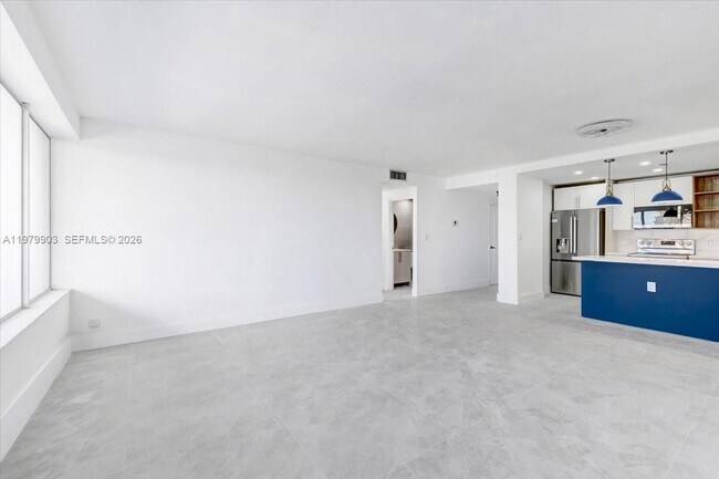 Building Photo - 3111 N Ocean Dr