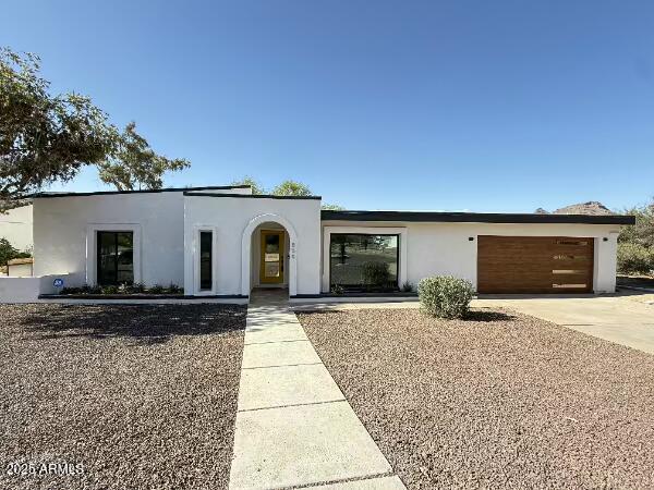 Building Photo - 856 E Village Cir Dr S