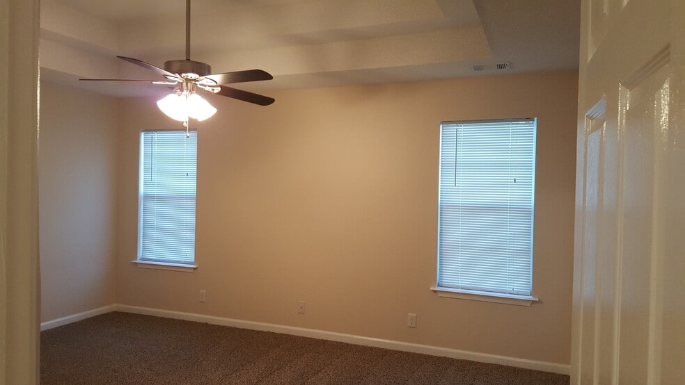 Main Bedroom - 107 Enlish Dr