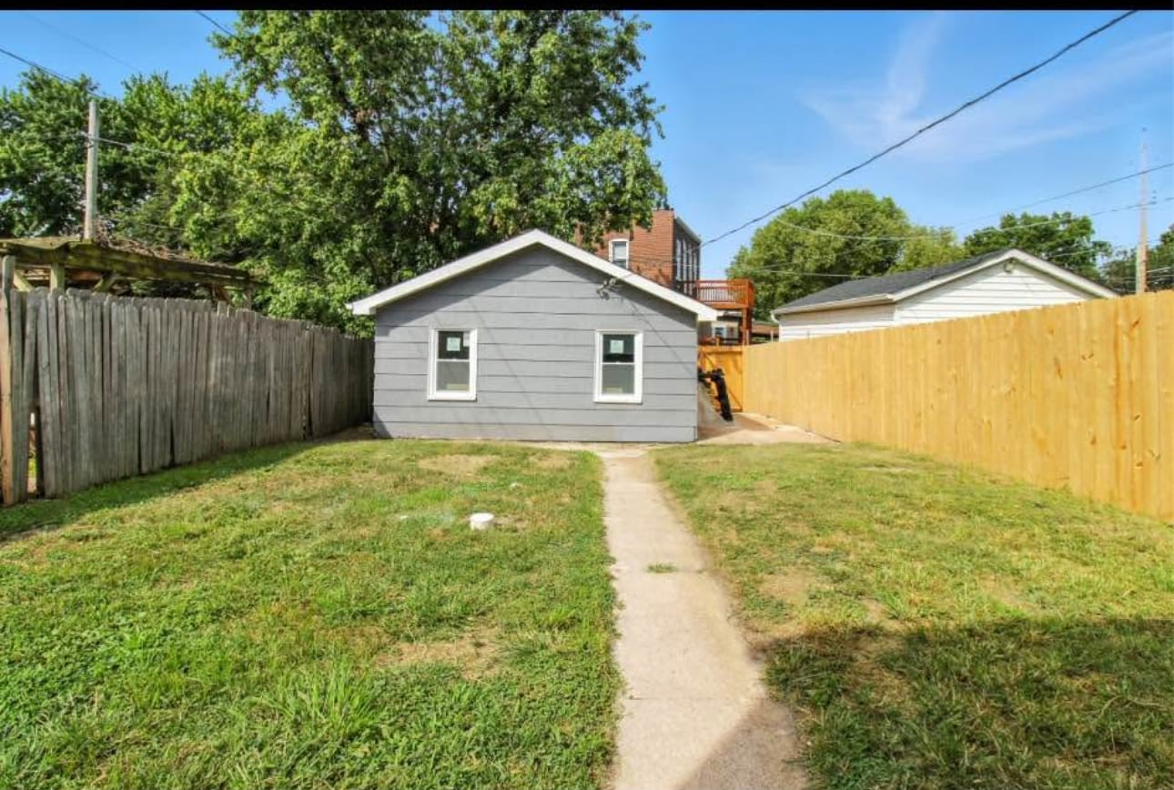 Building Photo - 6451 S Kingshighway Blvd