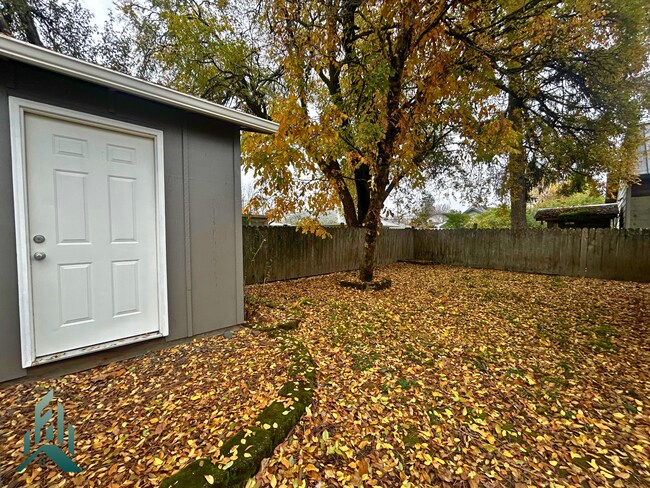 Building Photo - 827-829 NW 29th St.