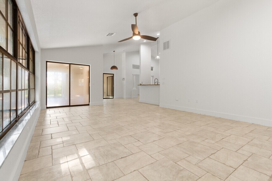 Building Photo - 11918 Quail Ridge Dr
