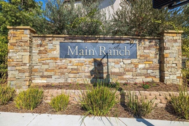 Building Photo - NEWER 4BD/2.5BA Home in desired Main Ranch...