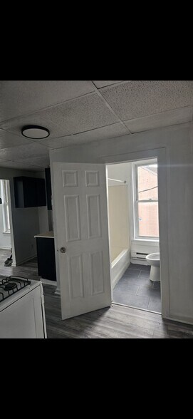 Building Photo - 1135 Oley St