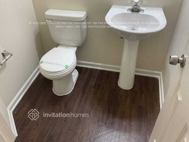 Building Photo - 3612 Deering Dr