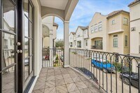 Building Photo - 7231 Laguna Villas