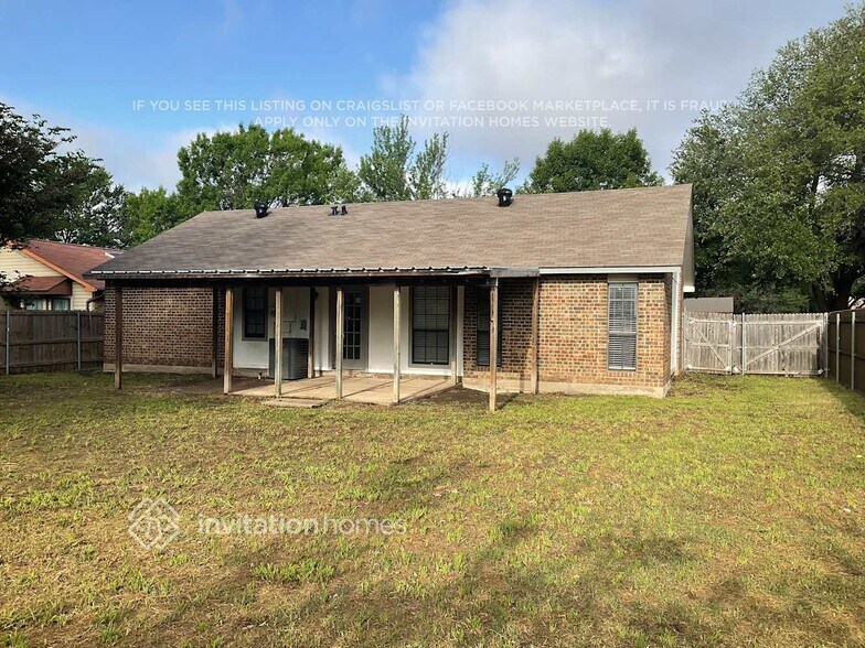 Building Photo - 2512 Freedom Ln