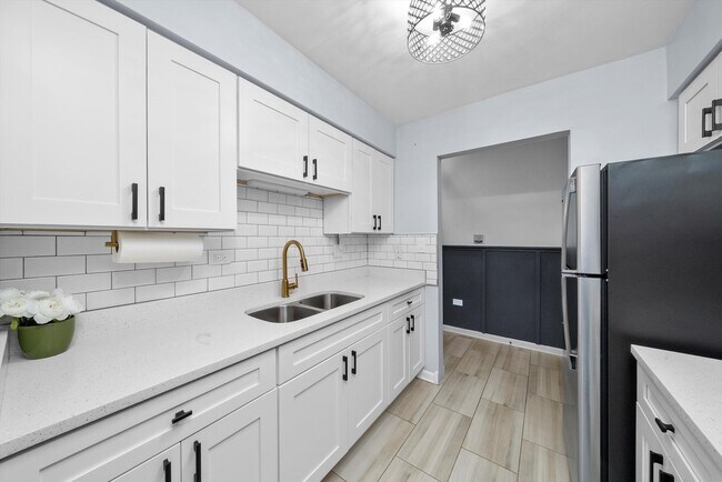 Building Photo - 3241 50th Ct