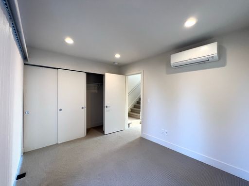 Building Photo - Stunning 2-Bedroom, 2.5-Bathroom Townhouse Located in Vibrant West Seattle.