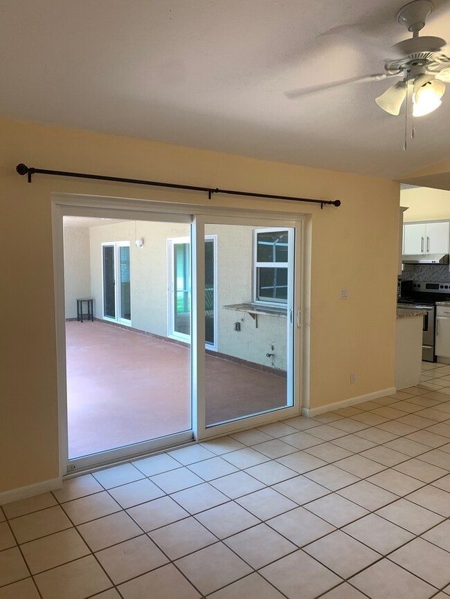 Building Photo - 9840 NW 28th Ct