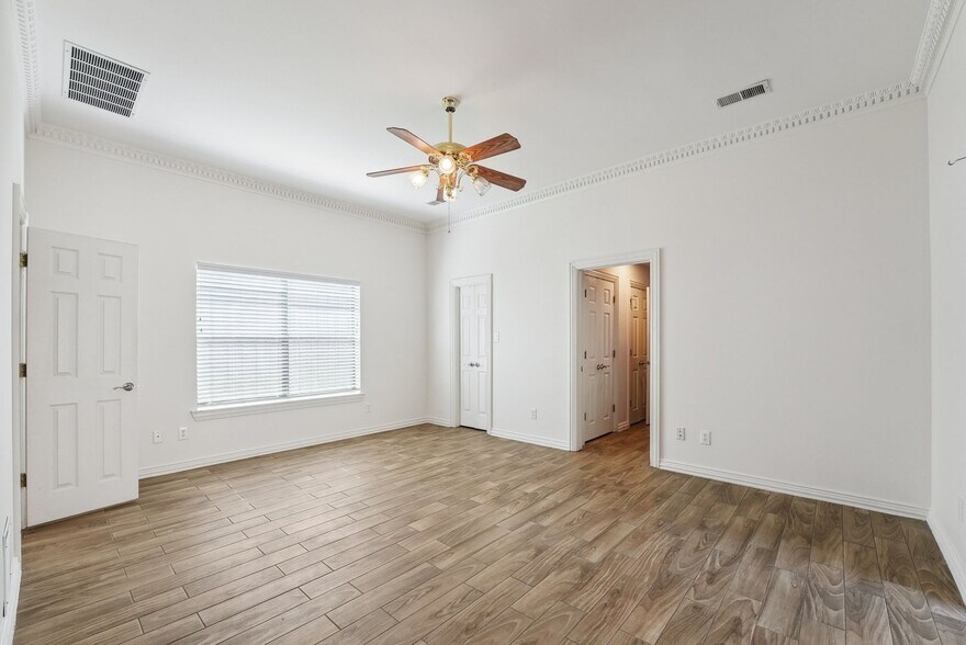 Building Photo - 3014 Stonehenge Ln