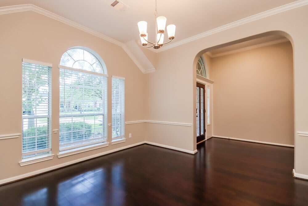 Building Photo - 1110 Bringewood Chase Dr
