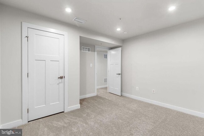 Building Photo - 2305 Wadlow Ln