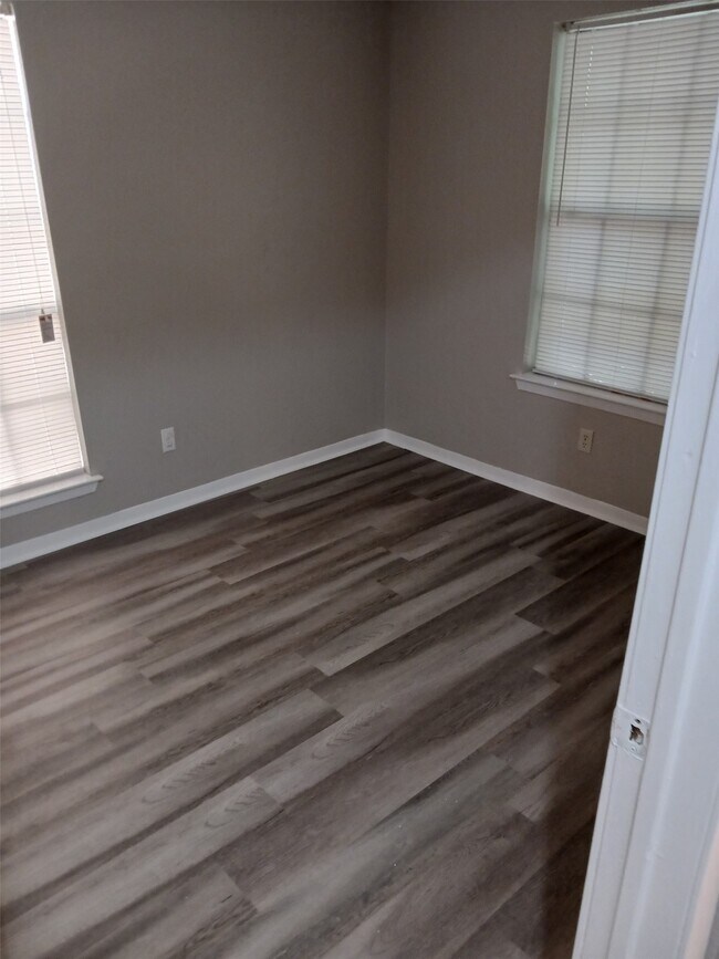 Building Photo - 58 Fern Ct