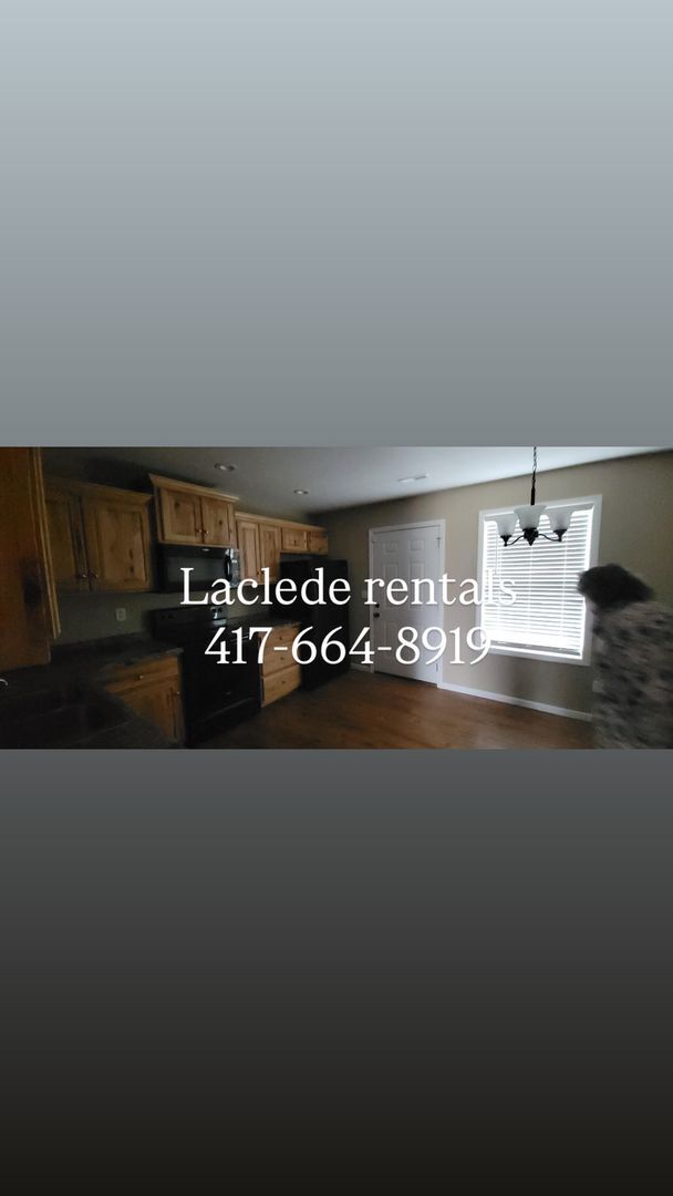 Building Photo - 3 Bedroom 2 Bath with an attached 2 Car Garage