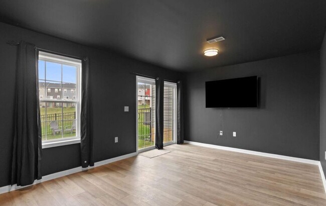 Building Photo - Dallastown Schools! Beautiful 3 Bedroom, 2.5 Bath Townhome.