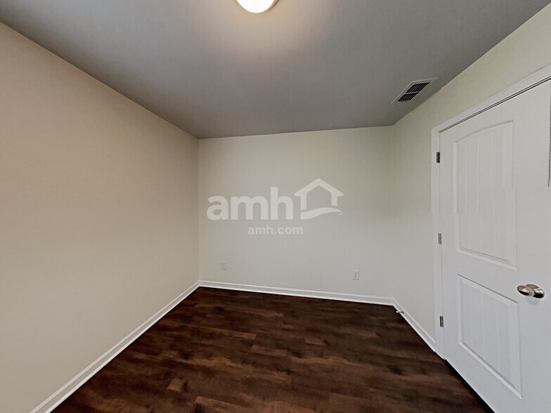 Building Photo - 108 Windyhill St