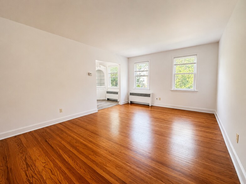 Building Photo - 35 Elberon Ave