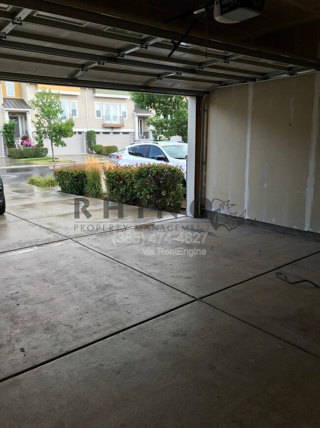 Building Photo - 8974 Quarry Stone Way
