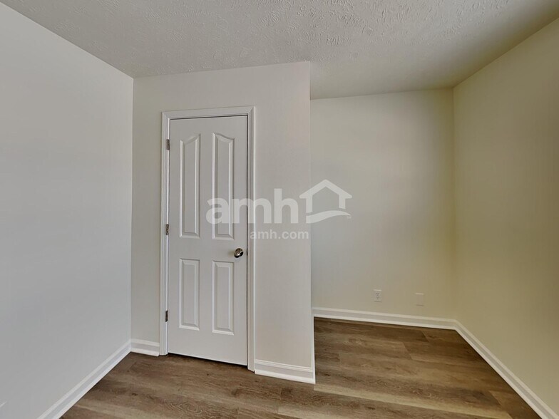 Building Photo - 3411 Perlino Dr