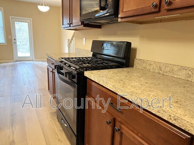 Building Photo - 187 Townview Dr