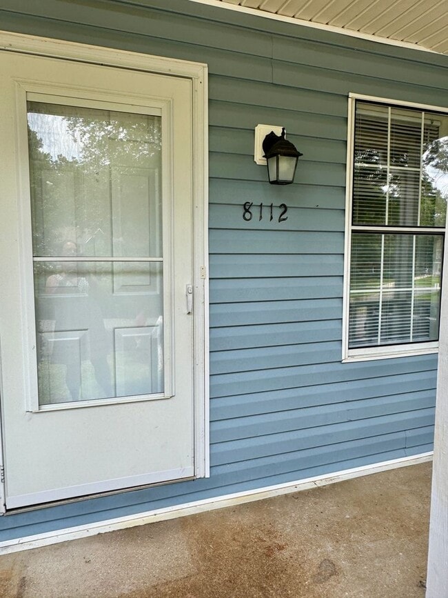 Building Photo - Cozy, 2BR, 2.5BA Townhouse in Raintree