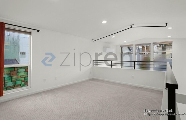 Building Photo - 3646 36th Ave S