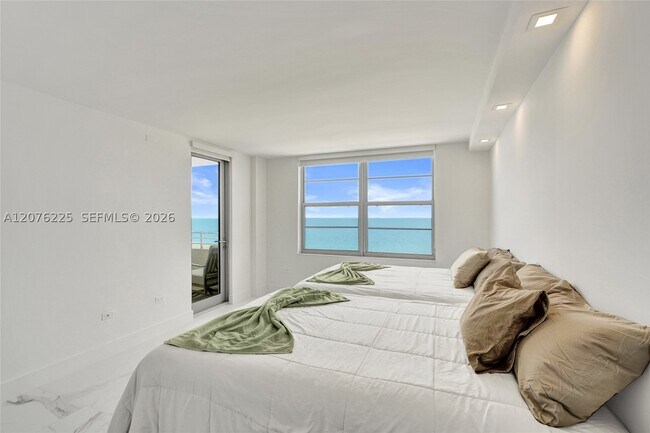 Building Photo - 5555 Collins Ave