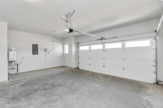Building Photo - 3020 Gunnersbury Dr