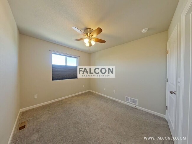 Building Photo - 876 Petra Heights