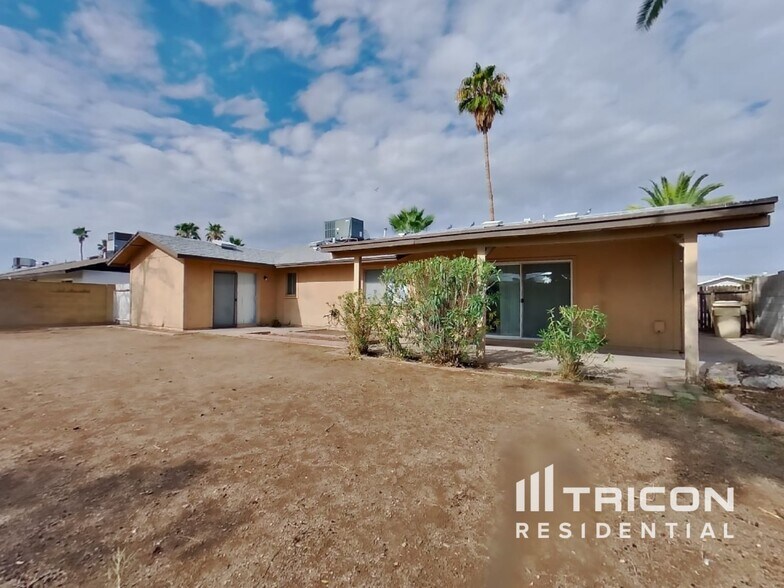 Building Photo - 15253 N 53rd Ave