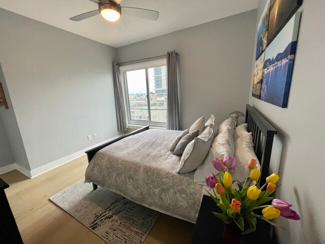 Guest/2nd Bedroom - 603 Davis St