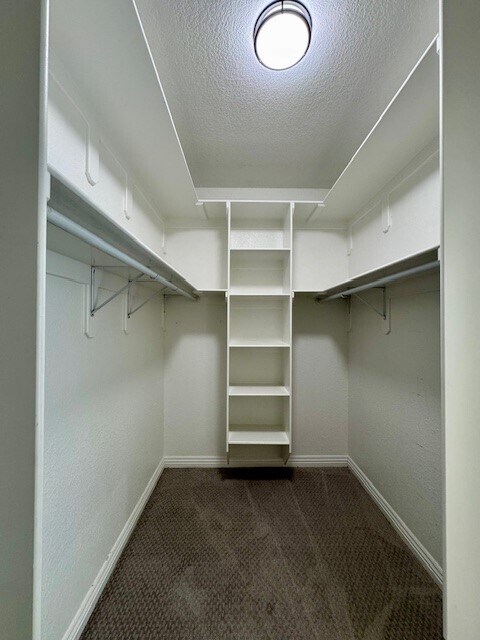 Building Photo - 601 Auburn St