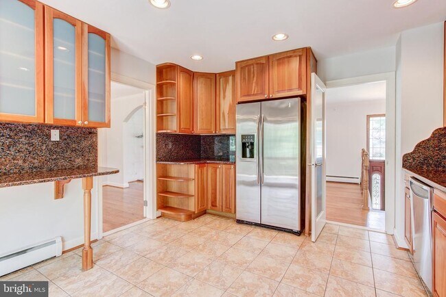 Building Photo - 3809 Great Neck Ct