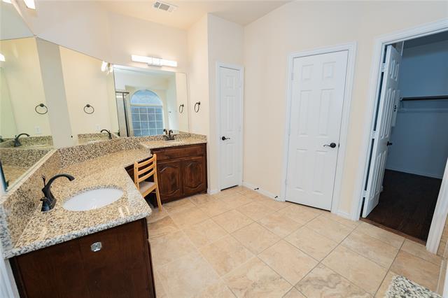 Building Photo - 7860 Ashcroft Ln