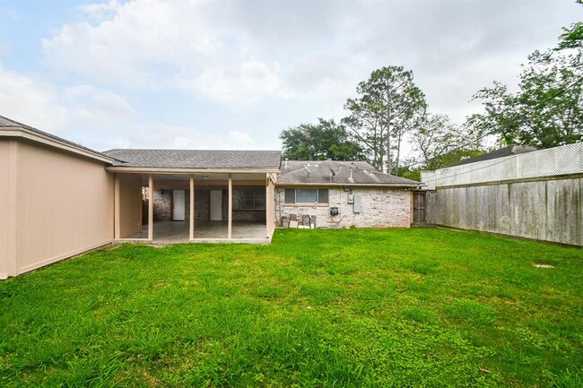 Building Photo - 7714 Eichler Dr
