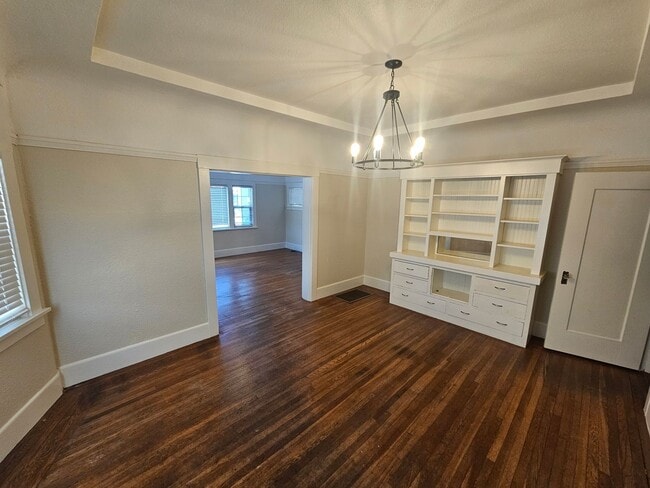 Building Photo - San Leandro Home w/ In-Law Unit: Perfect f...