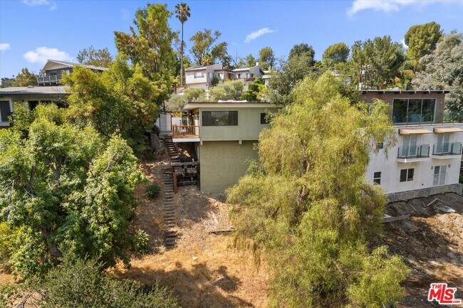 Building Photo - 4950 Marmol Dr