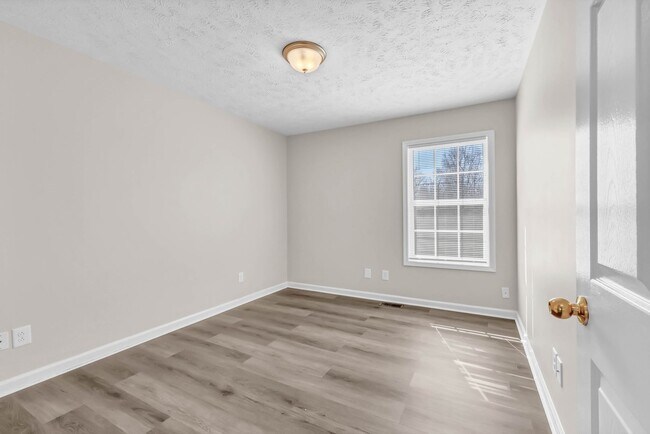 Building Photo - 1006 Bobcat Dr