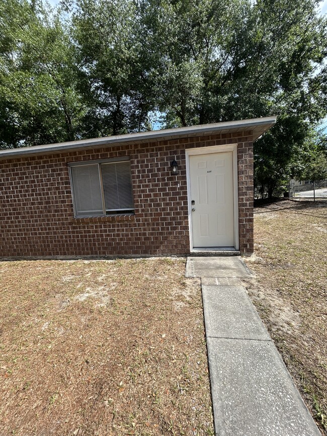 Primary Photo - 525 S Central Ave