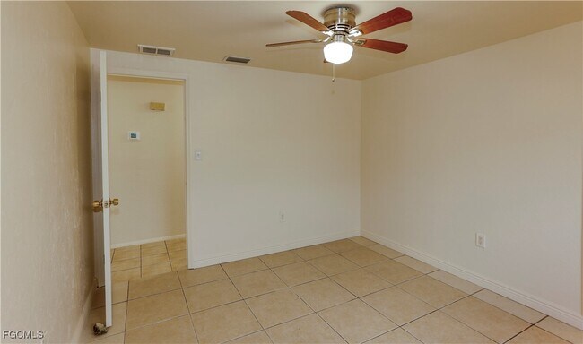 Building Photo - 1366 Nimrod St