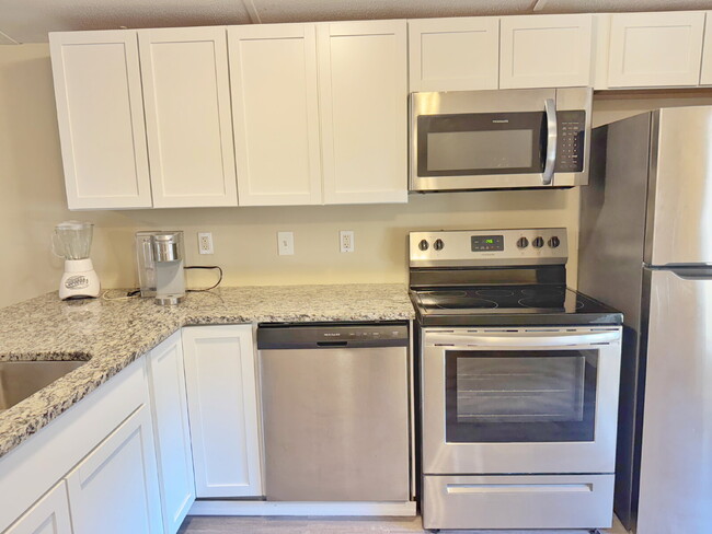 Building Photo - 2 BR /1 BA Mobile Home, US1 North