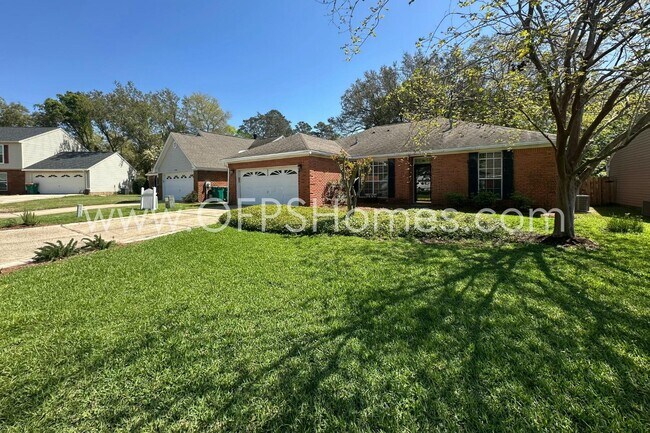 Building Photo - 4534 Parkwood Ln E